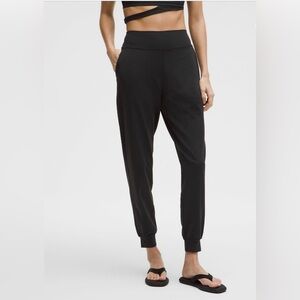 Lululemon high-wasted Align Jogger Pants